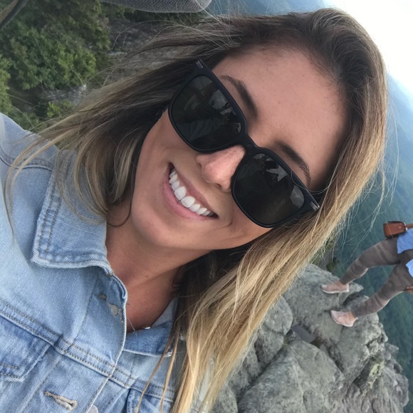 Meet your Posher, Maureen - Picture 2 of 2